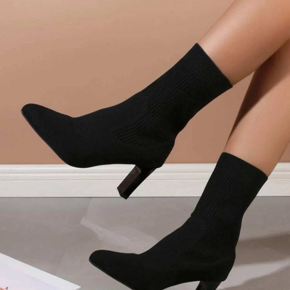 Elegant Black Solid Color Elastic Ankle Boots For Women, Black Point